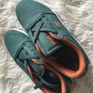 NWT DC Sneakers Size 8.5